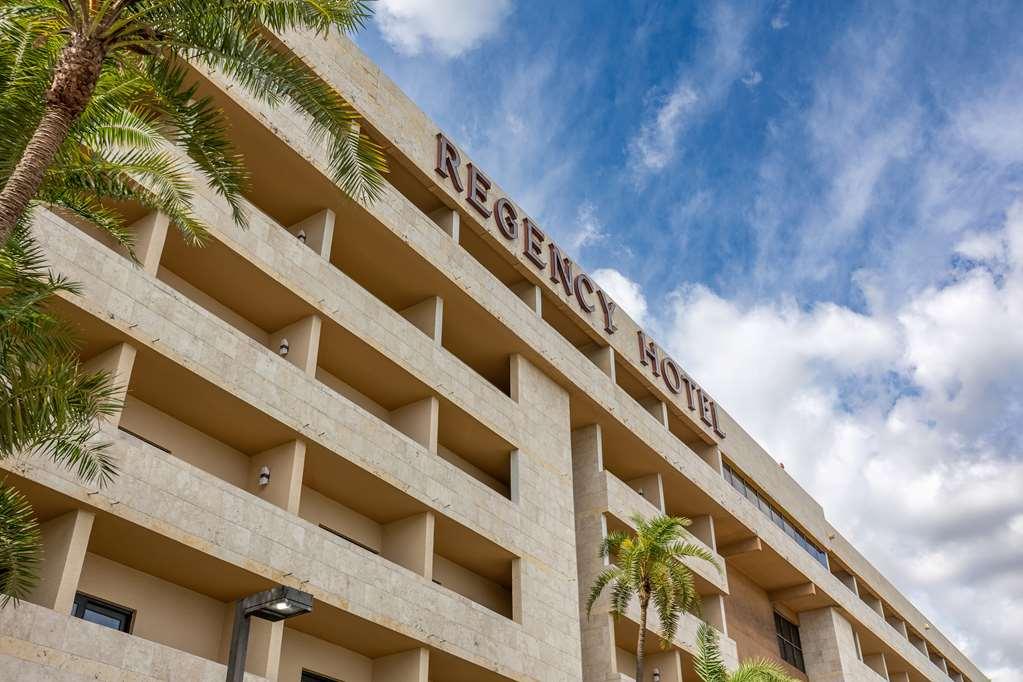 Отель Regency Miami Airport By Sonesta Экстерьер фото